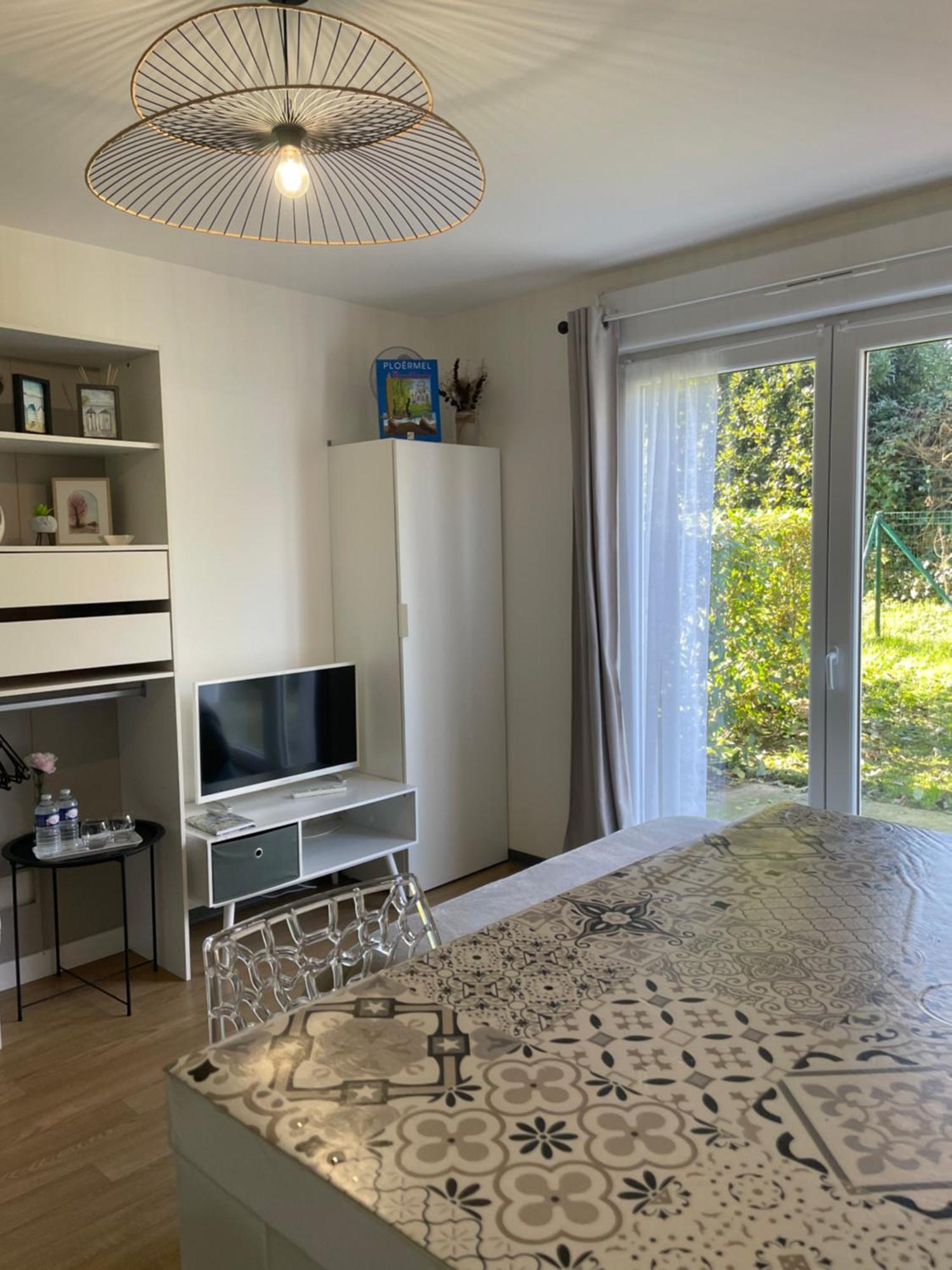 Le Jardin De Broceliande Apartment โปลแอร์เมล ภายนอก รูปภาพ